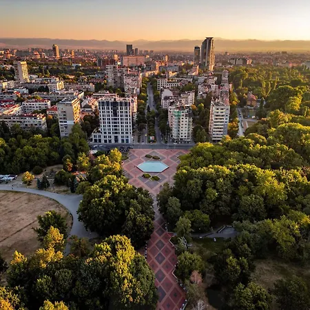 South Park - Location & Nearby * Szófia
